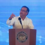Gustavo Petro propone modificar el escudo nacional para destacar la justicia y la libertad