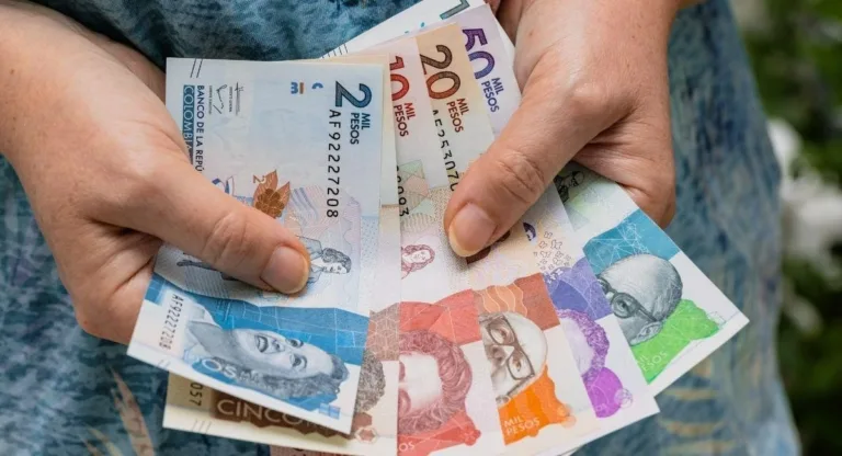 ¿En cuánto quedaría el salario mínimo en 2025 si el aumento es del 10%?