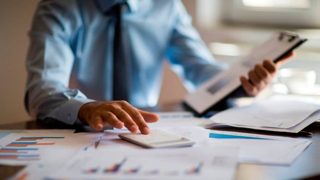 ¿Cuánto dura un reporte negativo en Datacrédito y cómo eliminarlo?