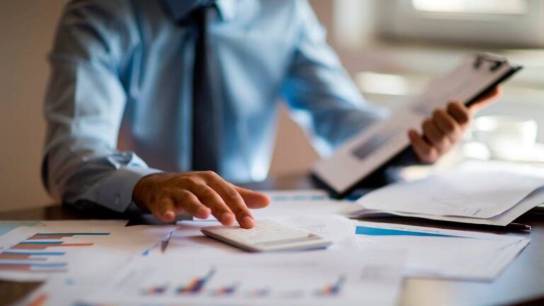 ¿Cuánto dura un reporte negativo en Datacrédito y cómo eliminarlo?