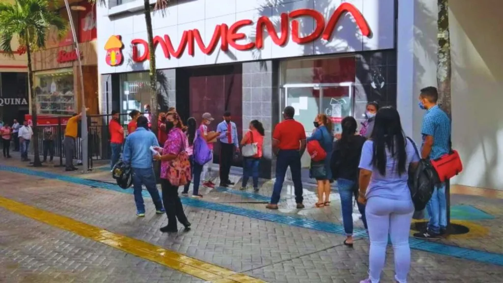 Davivienda abre vacantes pagas para jóvenes en Antioquia