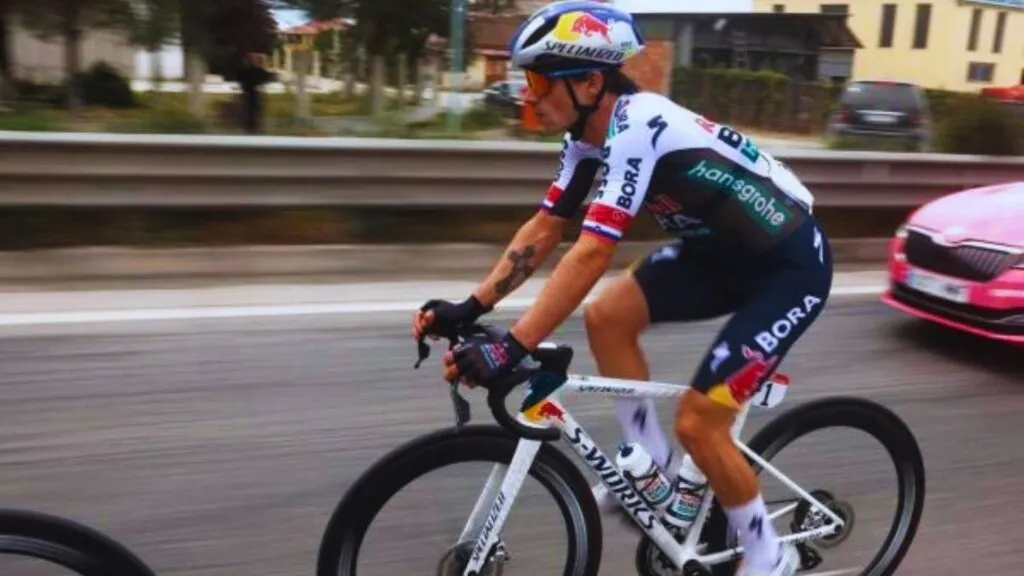 Colombianos brillan en el Giro de Italia 2025