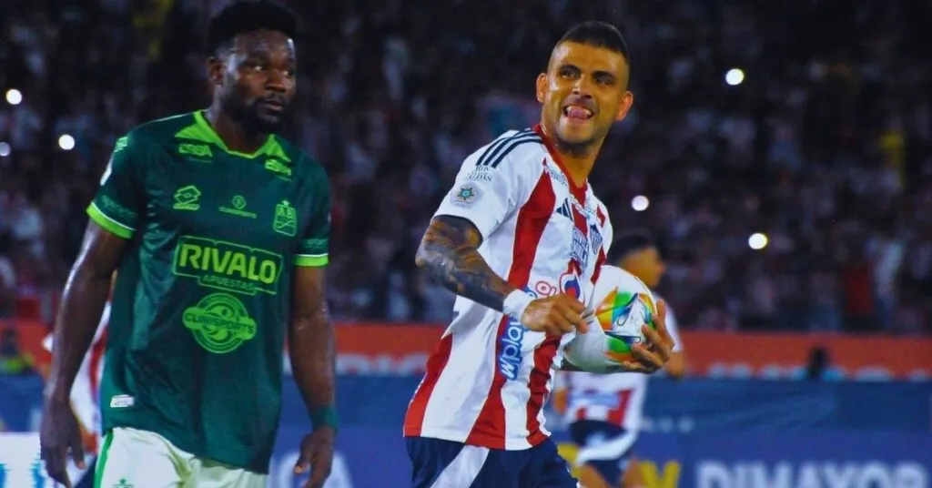 Junior le remontó a Bucaramanga y se consolida como líder absoluto