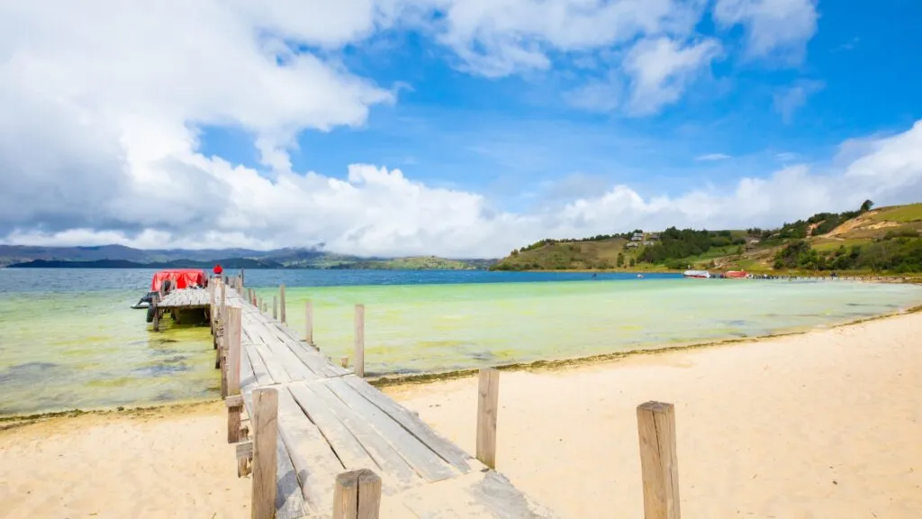 ¿Cuál es la playa más cercana a Bogotá? Análisis de la IA
