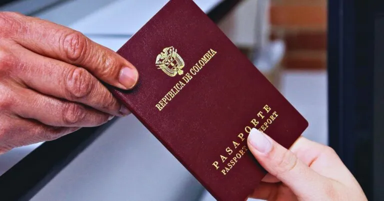 ¿Quiénes pueden sacar gratis el nuevo pasaporte colombiano?