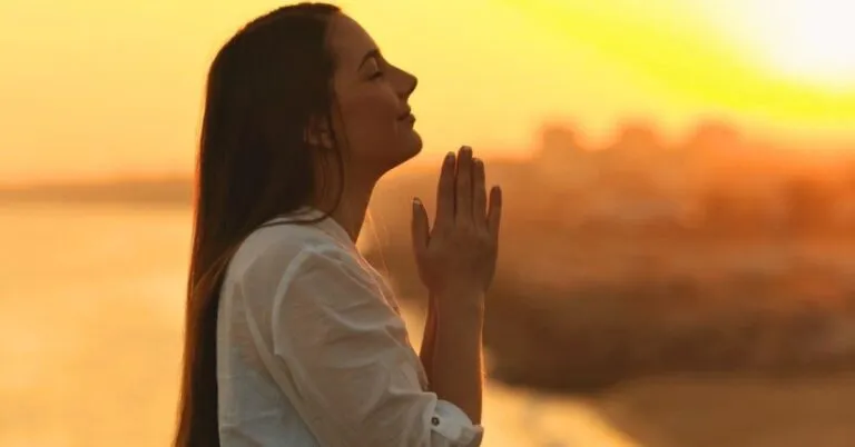 Oración de Miércoles Santo: Encuentra Paz y Reflexión Hoy