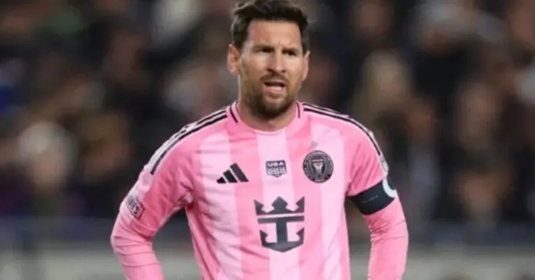 Lionel Messi con la camiseta de la Selección Argentina durante su carrera internacional.